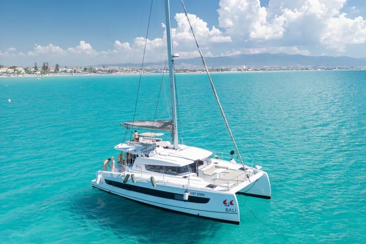 Cagliari Catamaran Tour: Snorkel Poetto & See Sella del Diavolo photo 4