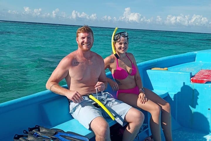 Snorkel the Mesoamerican Reef: Roatán Snorkeling Adventure & Beach Day Pass photo 2