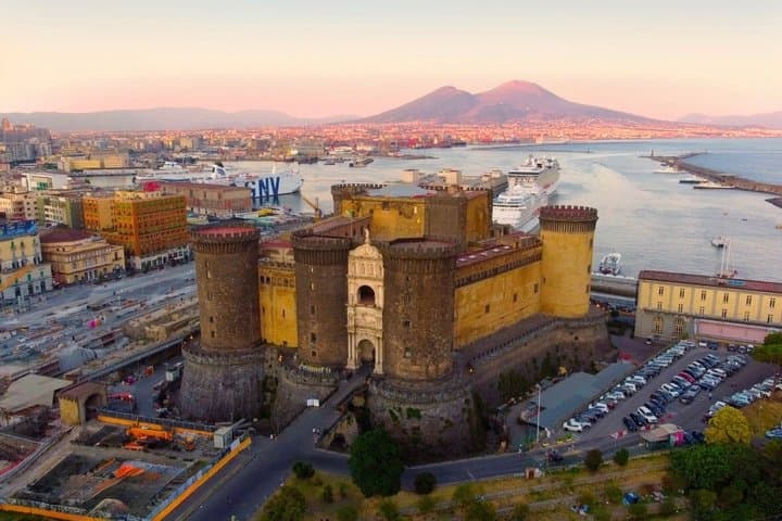 Eat Through History: Naples Monumental & Historic Center Street Food Tour