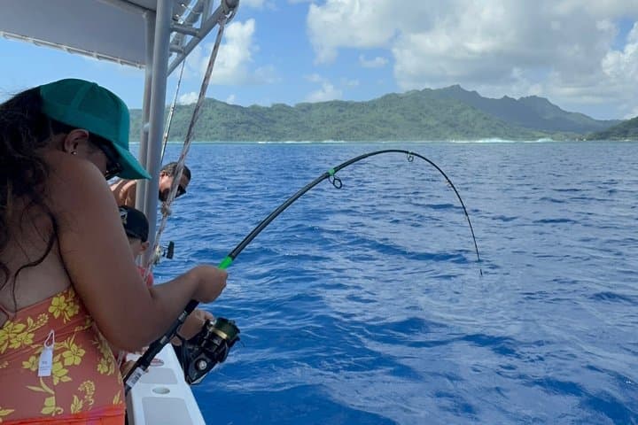 Half-Day Expedition Fishing in Raiatea & Taha'a — Lagoon Angling with a Local Captain photo 3