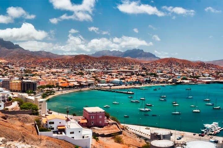Double Snorkel in São Vicente, Cape Verde — Two Bays Morning Boat Trip photo 2