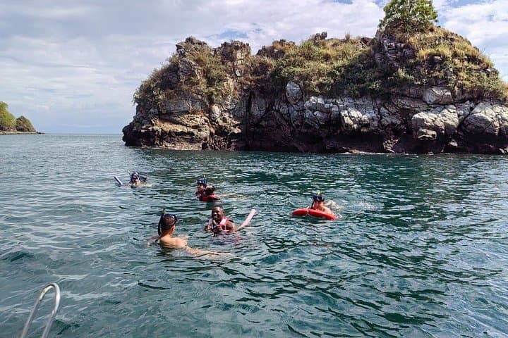 Private Tortuga Island Tour from Puntarenas — Snorkel with Dolphins and Lunch on the Beach photo 4