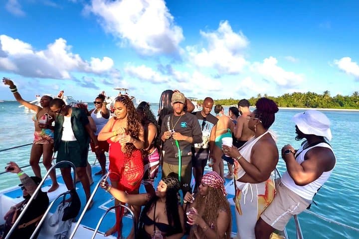 Punta Cana Adults-Only Catamaran Party: Snorkel, Natural Pool & Open Bar photo 3