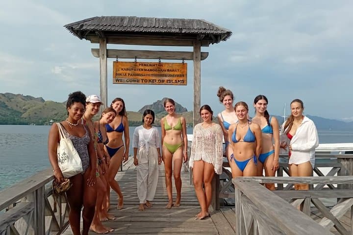 Labuan Bajo Half-Day Snorkel & Kalong Sunset Cruise: Kelor, Manjarite Highlights photo 5