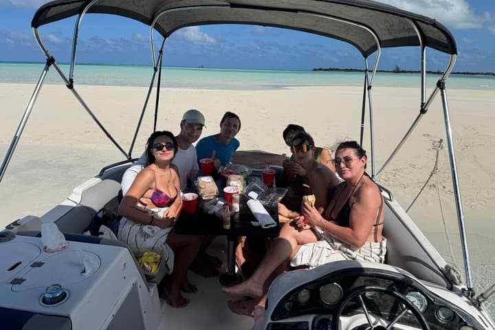 BBQ & Blue Water: Private 6-Hour BBQ, Snorkel & Fishing Charter in Providenciales