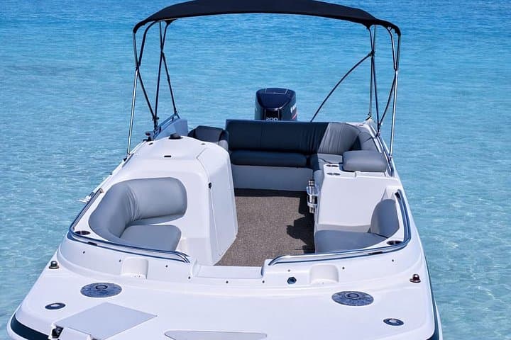 Private Turks and Caicos Boat Charter & Shipwreck Adventure — Providenciales Day Trip photo 2