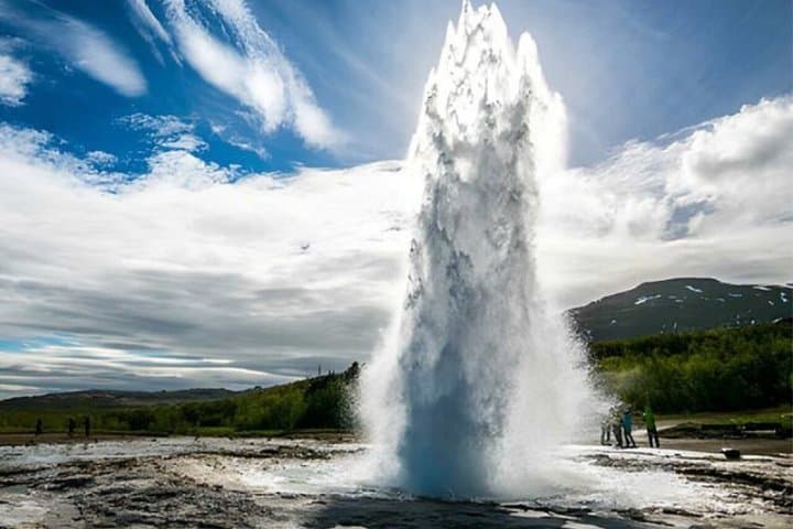 Private Golden Circle Tour with Silfra Snorkeling from Reykjavík — Customized Day Trip photo 3