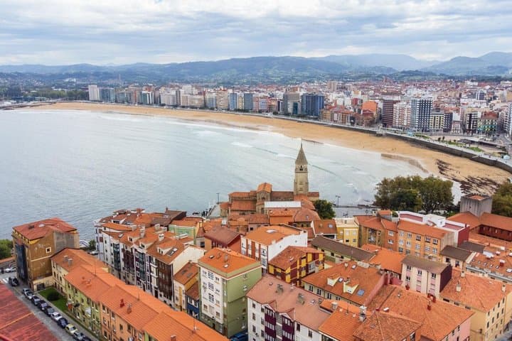 Gijón Historic Center Private Walking Tour: Cimavilla, Roman Baths & Chillida