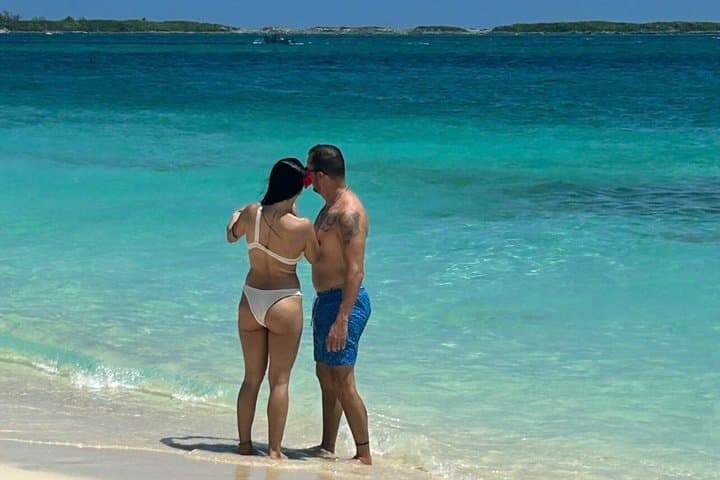 Private Rose Island Beach & Snorkel Tour with Drinks — Nassau Day Trip photo 4