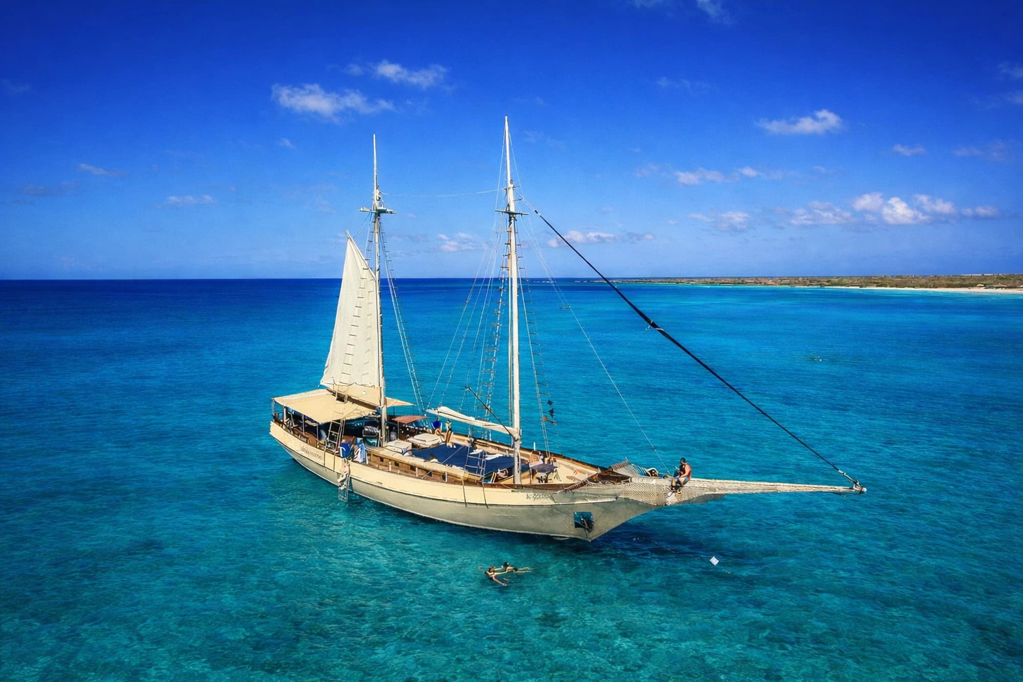 Aruba Snorkeling Adventure Cruise: Antilla Wreck, Boca Catalina and Palm Beach Reefs