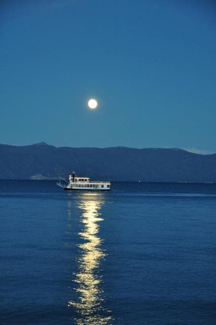 Lake Tahoe Sunset Cruise with Tahoe Gal