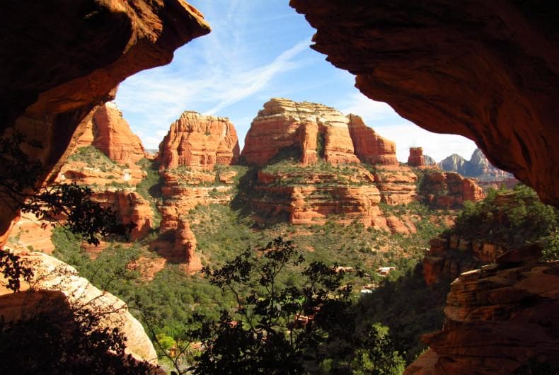 Framed red rock canyon view near Sedona, scenic hiking vista