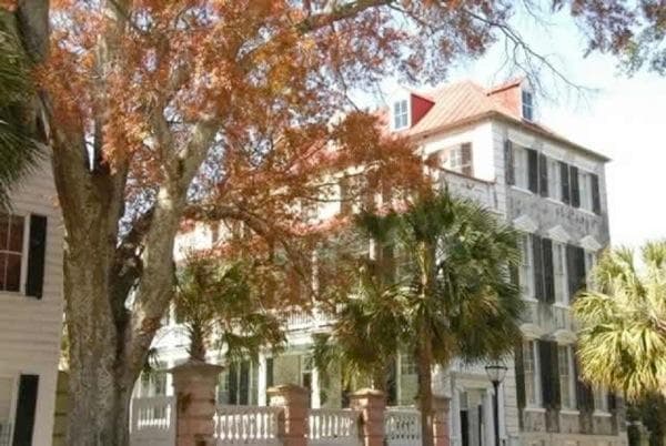 Charleston Old Walled City Walking Tours team