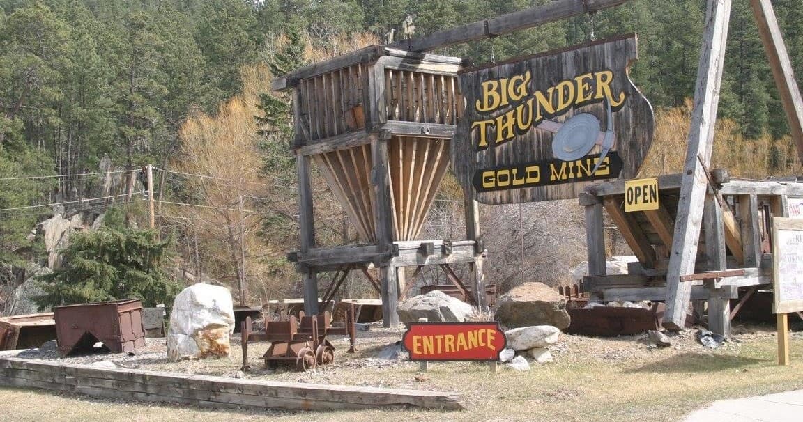 Full Day Claim Panning Adventure in Keystone, SD