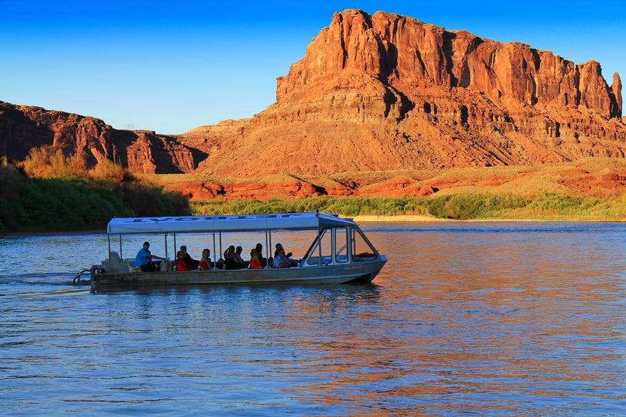 Sunset Jet Boat Adventure with Canyonlands by Night and Day in Moab
