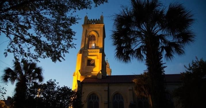 Ghost Tour & Haunted History Walk in Charleston