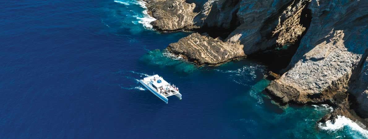 Explore the Napali Coast: 5-Hour Snorkeling and Sailing Adventure on Kauai