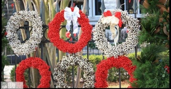 Explore Charleston's Historic Holiday Magic on The Charleston Stroll