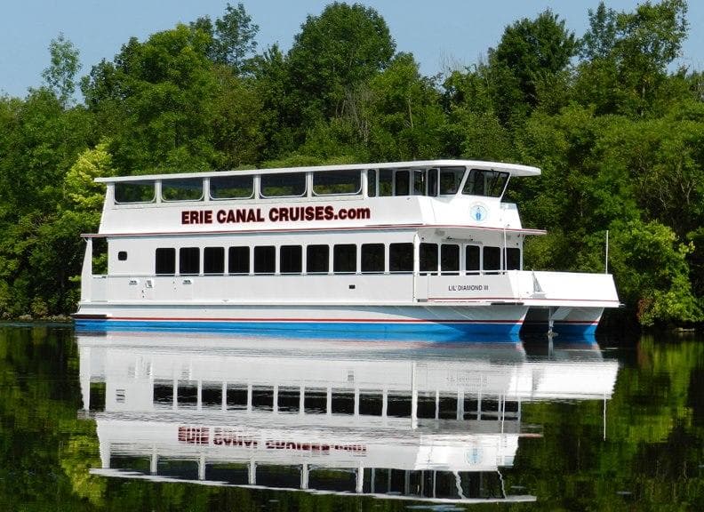 Erie Canal Cruises fleet