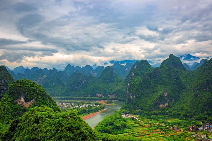 Guilin 2-Day Sightseeing & Li River VIP Cruise photo 4