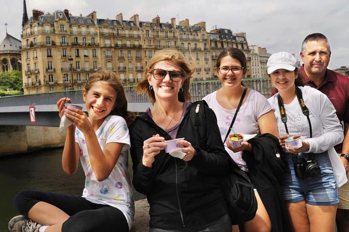 Paris in a Day: Private Walking & City Tour with Local Guide