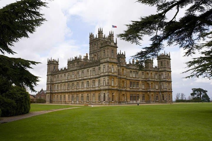 Downton Abbey & Highclere Castle Day Tour from London — Film Locations, Manor House & Cotswold Village