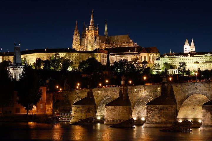 Prague Private Evening Photo Tour: Sunset and Night Viewpoints