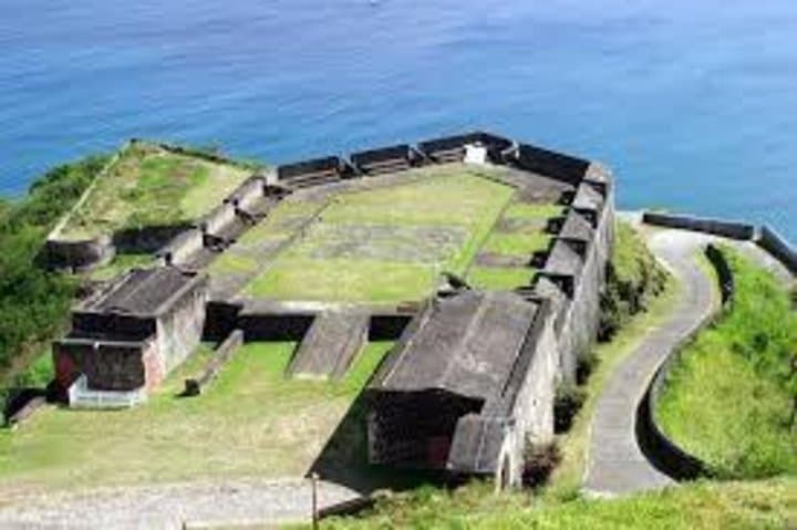 St Kitts 360° Island Sightseeing Tour: Brimstone Hill, Romney Manor & Black Rocks