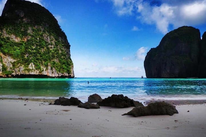 Private Phi Phi Early Bird Speedboat Tour: Sunrise Snorkel & Maya Bay Before the Crowds photo 2