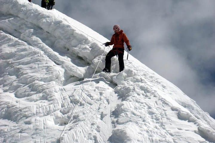 Island Peak & Everest Base Camp: 16-Day Private Climb and Trek Guide photo 2