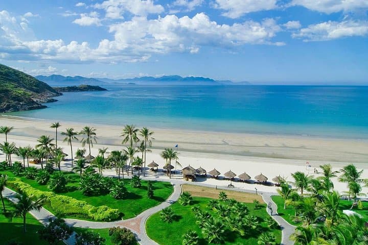 Explore Da Nang’s Premier Golf Resorts and Cultural Gems in 3 Nights photo 2