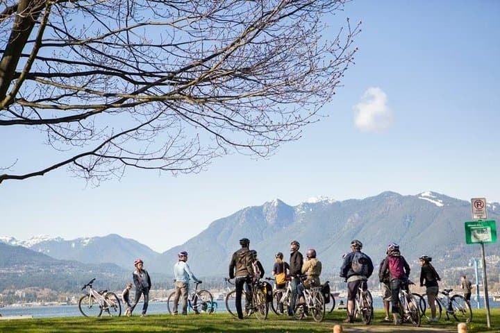 Vancouver Highlights Bike Tour: Stanley Park Seawall & City Sights photo 4