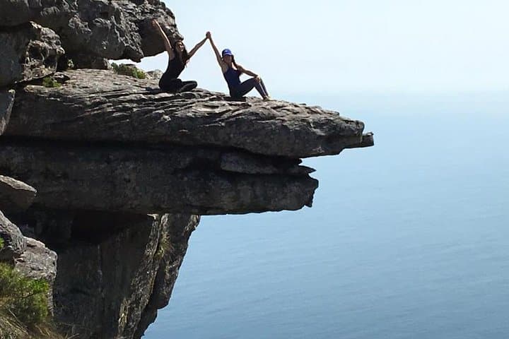 Kasteelspoort Hike: Camps Bay to Table Mountain via the Twelve Apostles photo 1