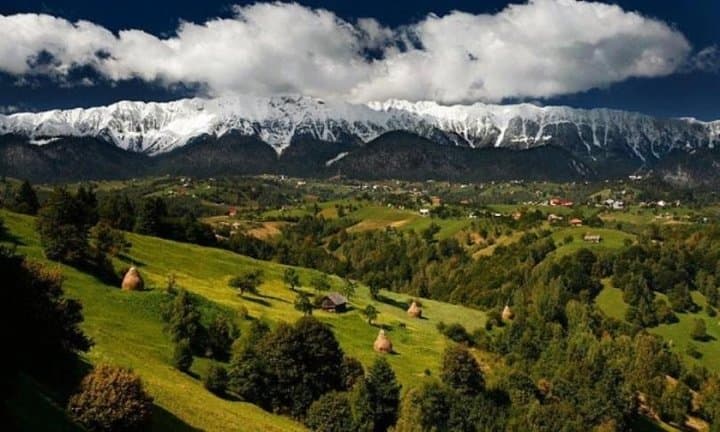 7-Day Private Romania and Bulgaria Tour from Bucharest — Castles, Danube Delta & Sofia