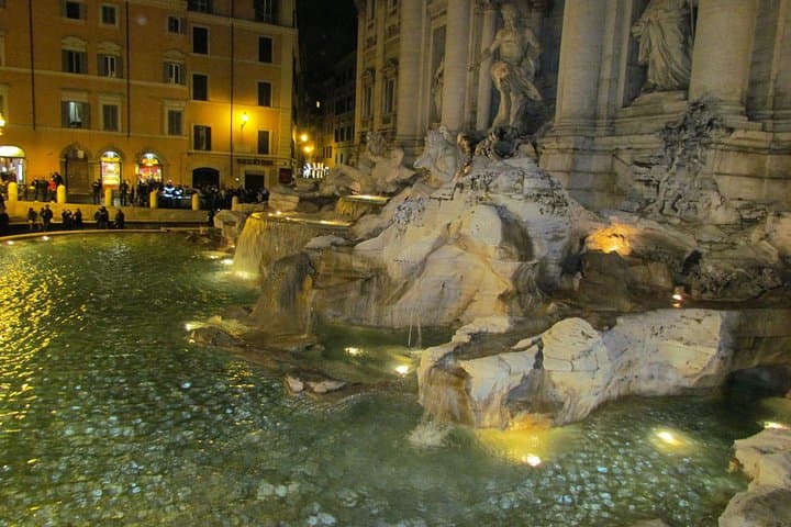 Rome After Dark: Pizza, Gelato & Illuminated Monuments Night Tour photo 4