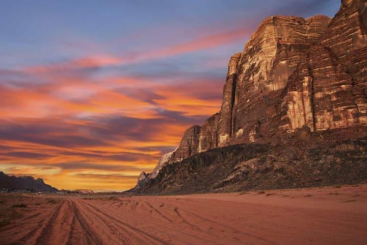 Petra and Wadi Rum: Full-Day Private Tour from Aqaba — Siq, Treasury & Sunset Jeep Ride