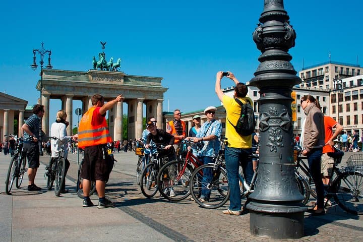 Berlin Highlights: 3.5-Hour Small-Group Bike Tour of the City's Icons photo 6