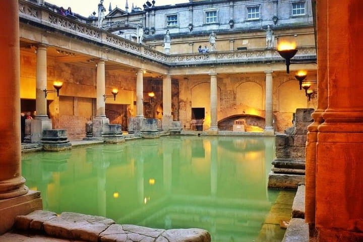 Stonehenge and Bath Guided Day Tour from London: Stone Circle & Roman Baths Day Trip photo 2
