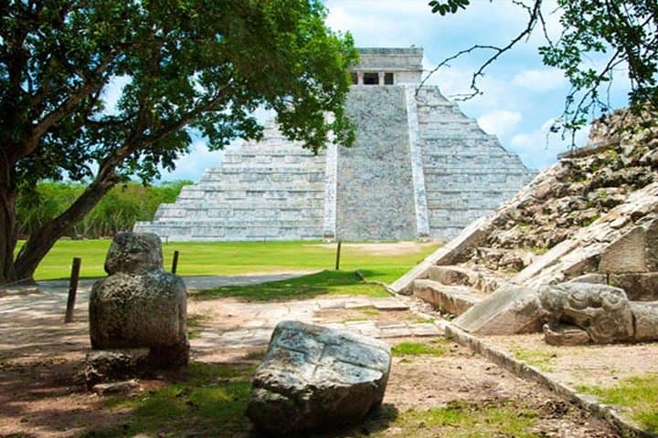 2-Day Yucatan Highlights: Chichen Itza, Ik-Kil Cenote, Merida & Uxmal photo 3