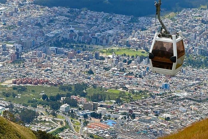 Cable Car and Horseback Ride to Cruz Loma — Half-Day Quito Teleférico Adventure photo 3