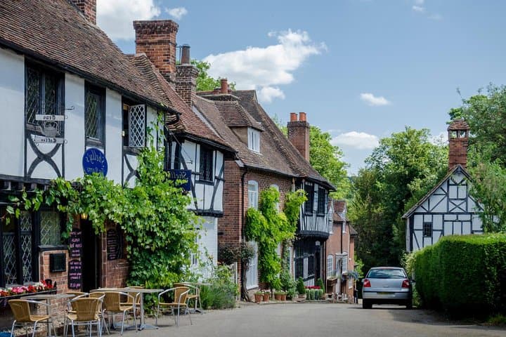 Canterbury, Dover Castle & White Cliffs Day Tour from London — Small-Group Full-Day Excursion