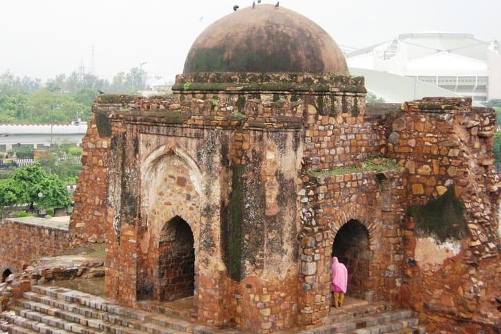 Feroz Shah Kotla Fort Guided Day Excursion in Delhi