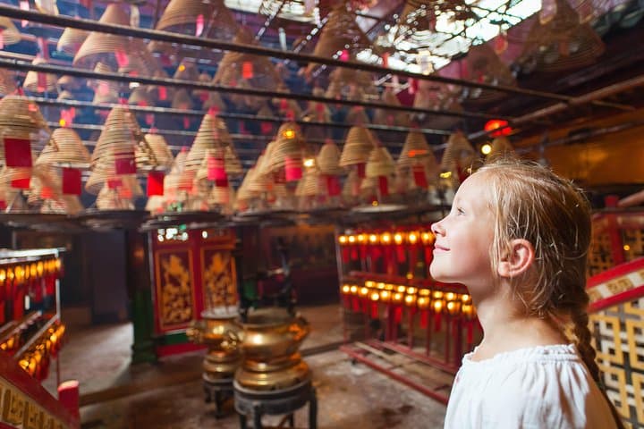 Private Hong Kong Walking Tour with a Local: Highlights & Hidden Gems photo 4