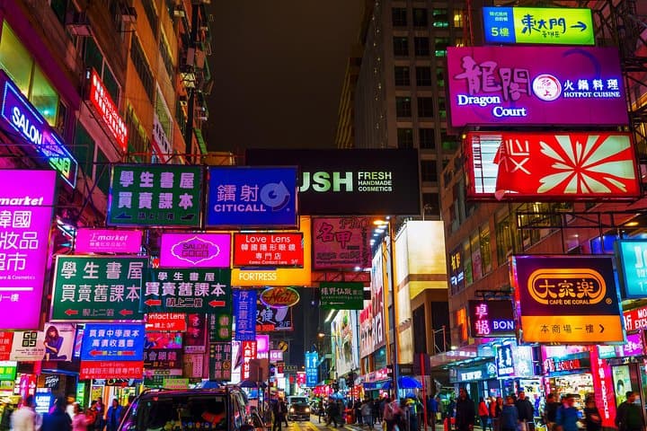 Private Hong Kong Walking Tour with a Local: Highlights & Hidden Gems photo 3