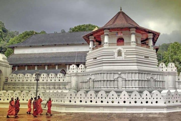 Kandy Private Day Tour: Temple of the Tooth, Botanic Gardens & Cultural Dance photo 4