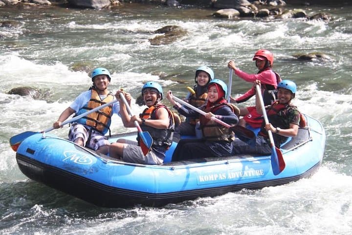 Elo River Rafting: 12‑km Whitewater Adventure from Yogyakarta photo 2