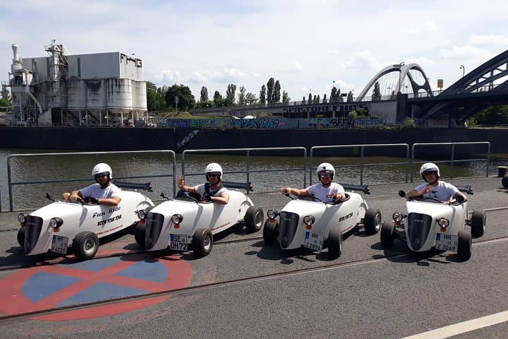 Hotrod Tour Frankfurt: Drive Mainufer, ECB and the Römer in a Classic Hot Rod