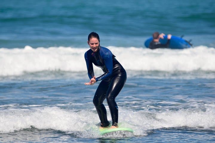 One-on-One Surf Lesson at Piha Beach — Private Coaching in Auckland