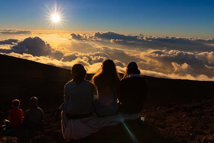 Haleakala Sunset Tour with Summit Dinner and Stargazing photo 4