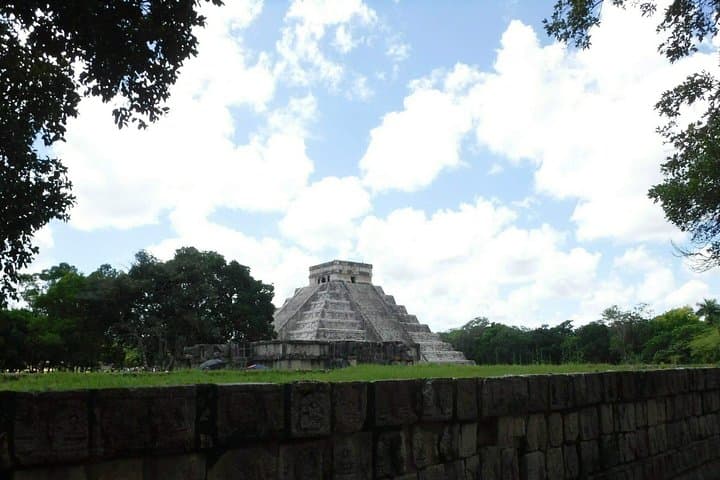 Explore Chichén Itzá: Private Full-Day Ruins, Valladolid & Cenote Tour